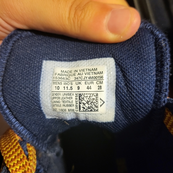 Limited edition size 10 men's converse - Picture 4 of 4